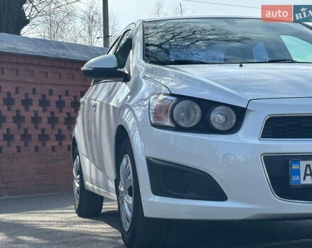 Білий Шевроле Авео, об'ємом двигуна 1.4 л та пробігом 180 тис. км за 5500 $, фото 3 на Automoto.ua