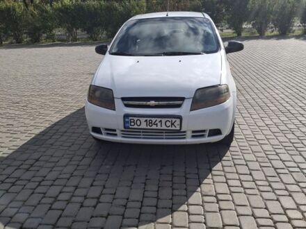 Білий Шевроле Авео, об'ємом двигуна 1.5 л та пробігом 200 тис. км за 1850 $, фото 1 на Automoto.ua
