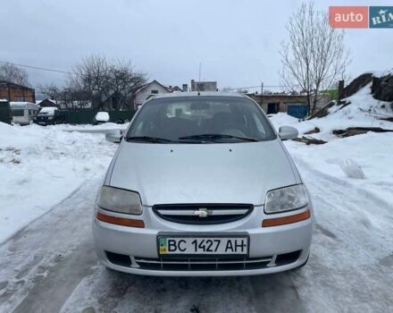 Белый Шевроле Авео, объемом двигателя 1.5 л и пробегом 263 тыс. км за 2300 $, фото 1 на Automoto.ua