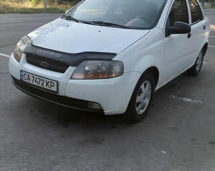 Белый Шевроле Авео, объемом двигателя 1.5 л и пробегом 300 тыс. км за 1610 $, фото 1 на Automoto.ua