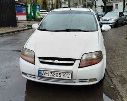 Белый Шевроле Авео, объемом двигателя 1.5 л и пробегом 257 тыс. км за 2200 $, фото 1 на Automoto.ua
