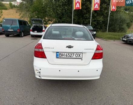 Белый Шевроле Авео, объемом двигателя 1.5 л и пробегом 200 тыс. км за 2200 $, фото 1 на Automoto.ua