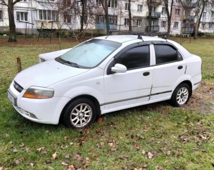 Білий Шевроле Авео, об'ємом двигуна 1.5 л та пробігом 250 тис. км за 2300 $, фото 1 на Automoto.ua