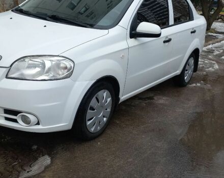 Белый Шевроле Авео, объемом двигателя 1.5 л и пробегом 130 тыс. км за 2500 $, фото 1 на Automoto.ua