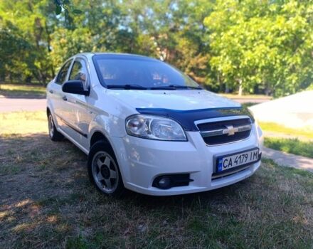 Белый Шевроле Авео, объемом двигателя 1.5 л и пробегом 299 тыс. км за 3300 $, фото 1 на Automoto.ua