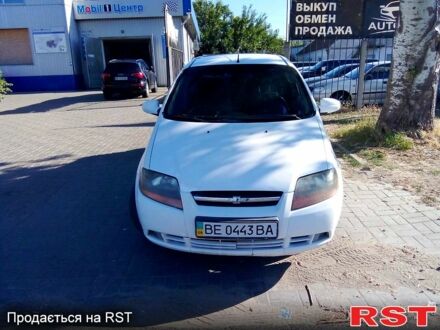 Белый Шевроле Авео, объемом двигателя 1.5 л и пробегом 210 тыс. км за 2750 $, фото 1 на Automoto.ua