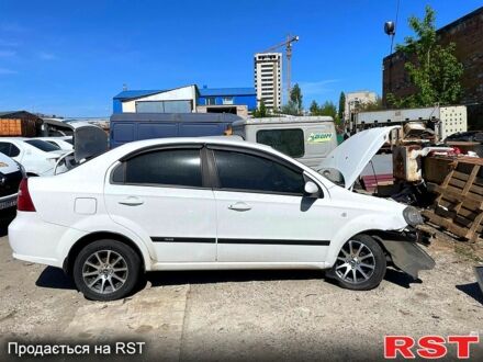 Белый Шевроле Авео, объемом двигателя 1.6 л и пробегом 137 тыс. км за 2300 $, фото 1 на Automoto.ua