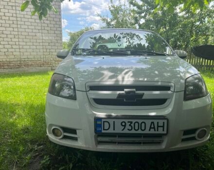 Белый Шевроле Авео, объемом двигателя 1.6 л и пробегом 250 тыс. км за 2109 $, фото 1 на Automoto.ua