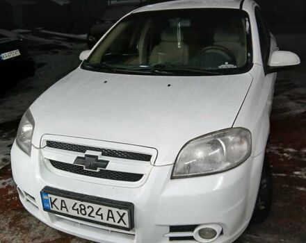 Белый Шевроле Авео, объемом двигателя 1.6 л и пробегом 300 тыс. км за 2700 $, фото 1 на Automoto.ua