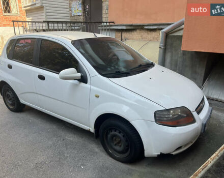 Белый Шевроле Авео, объемом двигателя 1.5 л и пробегом 245 тыс. км за 3000 $, фото 1 на Automoto.ua
