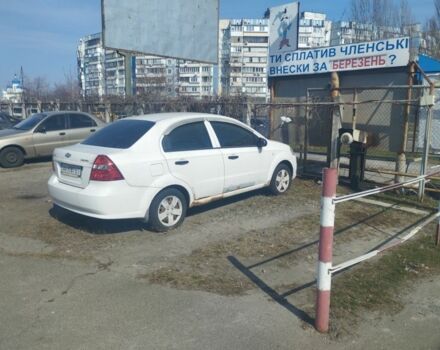 Белый Шевроле Авео, объемом двигателя 1.5 л и пробегом 270 тыс. км за 1693 $, фото 1 на Automoto.ua