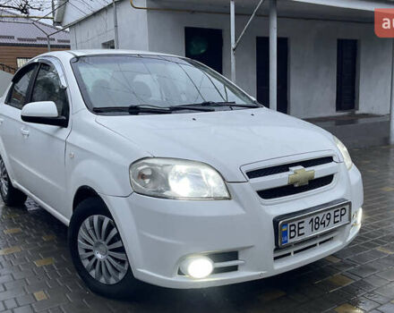 Белый Шевроле Авео, объемом двигателя 1.6 л и пробегом 182 тыс. км за 3750 $, фото 1 на Automoto.ua