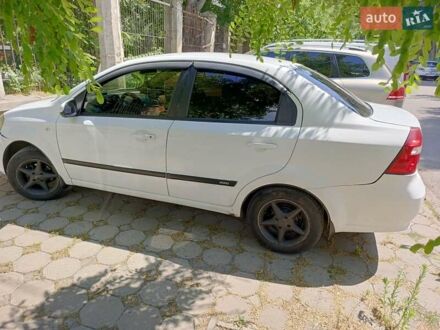 Білий Шевроле Авео, об'ємом двигуна 1.6 л та пробігом 197 тис. км за 3000 $, фото 1 на Automoto.ua