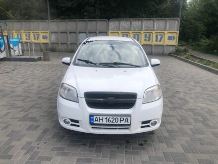 Белый Шевроле Авео, объемом двигателя 1.5 л и пробегом 225 тыс. км за 3200 $, фото 1 на Automoto.ua