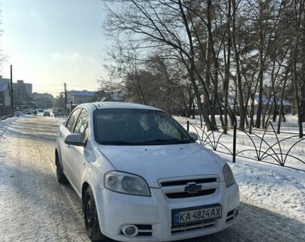 Белый Шевроле Авео, объемом двигателя 1.6 л и пробегом 300 тыс. км за 2750 $, фото 1 на Automoto.ua