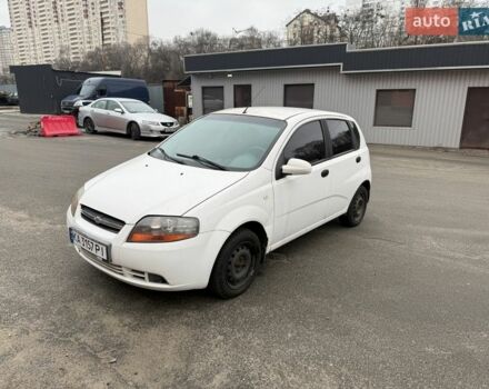 Белый Шевроле Авео, объемом двигателя 1.5 л и пробегом 245 тыс. км за 3350 $, фото 1 на Automoto.ua