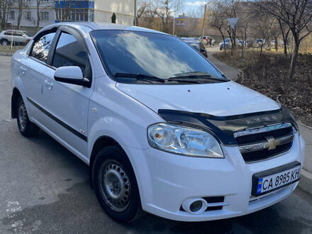 Белый Шевроле Авео, объемом двигателя 1.5 л и пробегом 185 тыс. км за 4300 $, фото 1 на Automoto.ua