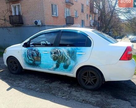 Белый Шевроле Авео, объемом двигателя 1.6 л и пробегом 161 тыс. км за 4000 $, фото 1 на Automoto.ua