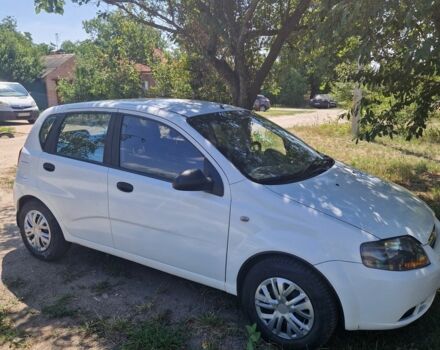 Белый Шевроле Авео, объемом двигателя 1.5 л и пробегом 200 тыс. км за 2500 $, фото 1 на Automoto.ua