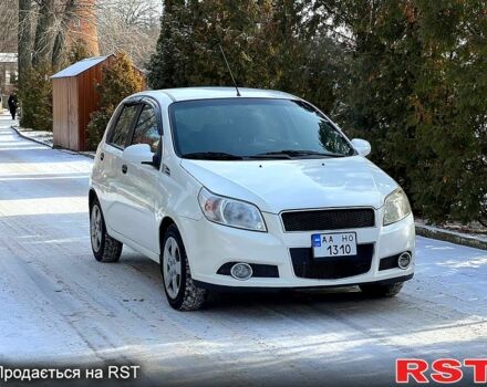 Белый Шевроле Авео, объемом двигателя 1.5 л и пробегом 18000 тыс. км за 4999 $, фото 1 на Automoto.ua