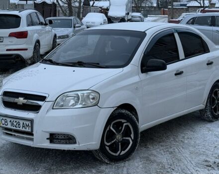 Белый Шевроле Авео, объемом двигателя 1.5 л и пробегом 276 тыс. км за 3500 $, фото 1 на Automoto.ua