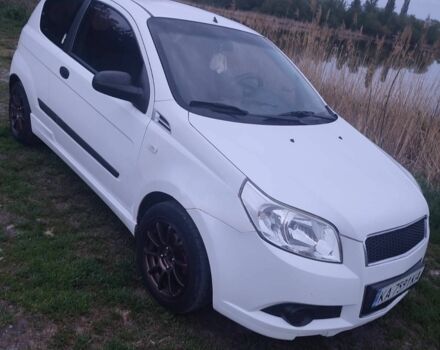 Белый Шевроле Авео, объемом двигателя 1.5 л и пробегом 220 тыс. км за 3200 $, фото 1 на Automoto.ua