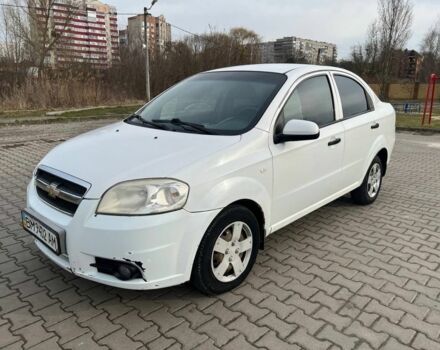 Белый Шевроле Авео, объемом двигателя 1.5 л и пробегом 235 тыс. км за 2000 $, фото 1 на Automoto.ua
