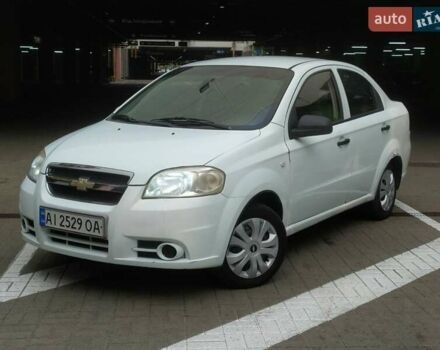 Белый Шевроле Авео, объемом двигателя 1.5 л и пробегом 239 тыс. км за 2850 $, фото 1 на Automoto.ua