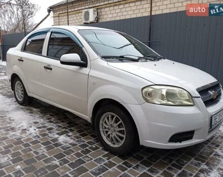 Белый Шевроле Авео, объемом двигателя 1.5 л и пробегом 220 тыс. км за 3000 $, фото 1 на Automoto.ua