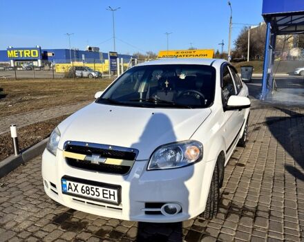 Белый Шевроле Авео, объемом двигателя 1.5 л и пробегом 212 тыс. км за 4500 $, фото 1 на Automoto.ua