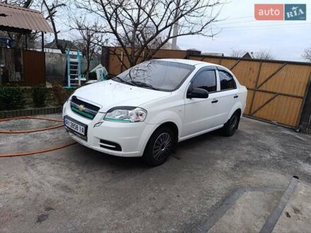 Білий Шевроле Авео, об'ємом двигуна 1.5 л та пробігом 320 тис. км за 3000 $, фото 1 на Automoto.ua
