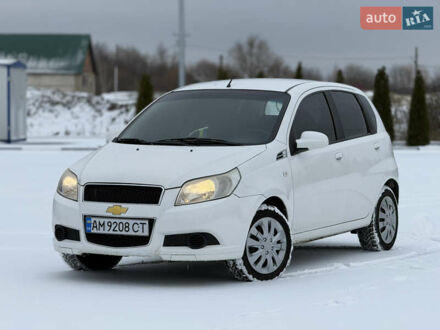 Белый Шевроле Авео, объемом двигателя 1.21 л и пробегом 227 тыс. км за 2999 $, фото 1 на Automoto.ua