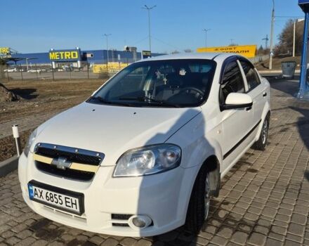 Белый Шевроле Авео, объемом двигателя 1.5 л и пробегом 212 тыс. км за 4500 $, фото 1 на Automoto.ua