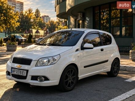 Белый Шевроле Авео, объемом двигателя 1.5 л и пробегом 90 тыс. км за 5700 $, фото 1 на Automoto.ua