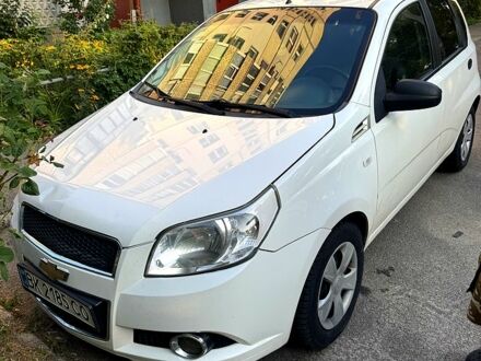 Белый Шевроле Авео, объемом двигателя 1.2 л и пробегом 240 тыс. км за 3300 $, фото 1 на Automoto.ua