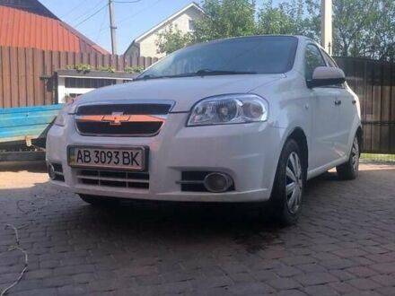 Белый Шевроле Авео, объемом двигателя 1.5 л и пробегом 169 тыс. км за 4500 $, фото 1 на Automoto.ua