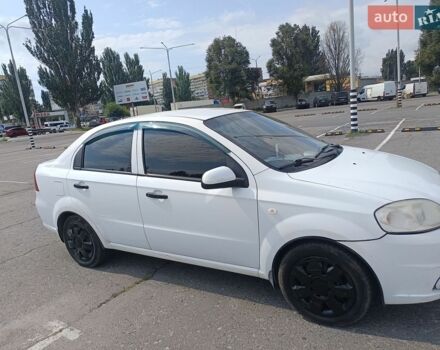 Белый Шевроле Авео, объемом двигателя 1.5 л и пробегом 140 тыс. км за 4800 $, фото 1 на Automoto.ua