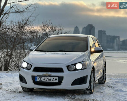 Белый Шевроле Авео, объемом двигателя 1.3 л и пробегом 145 тыс. км за 5800 $, фото 1 на Automoto.ua