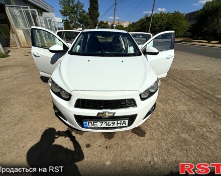 Белый Шевроле Авео, объемом двигателя 1.2 л и пробегом 186 тыс. км за 6000 $, фото 1 на Automoto.ua