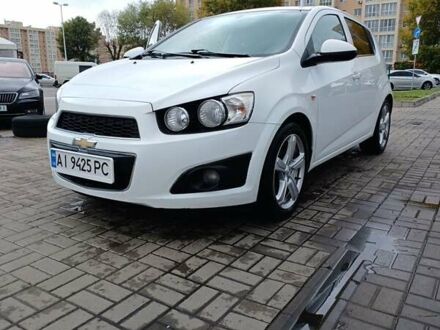 Шевроле Авео 2012 в Киеве на Automoto.ua Белый Шевроле Авео, объемом двигателя 1.6 л и пробегом 127 тыс. км за 6300 $, фото 1 на Automoto.ua