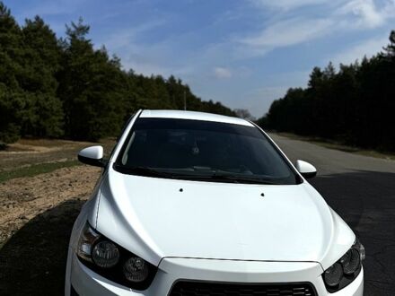 Шевроле Авео 2012 у Кременчуге на Automoto.ua Білий Шевроле Авео, об'ємом двигуна 1.6 л та пробігом 161 тис. км за 5600 $, фото 1 на Automoto.ua