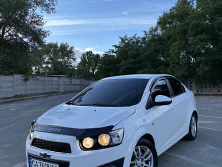 Белый Шевроле Авео, объемом двигателя 1.6 л и пробегом 235 тыс. км за 5399 $, фото 1 на Automoto.ua