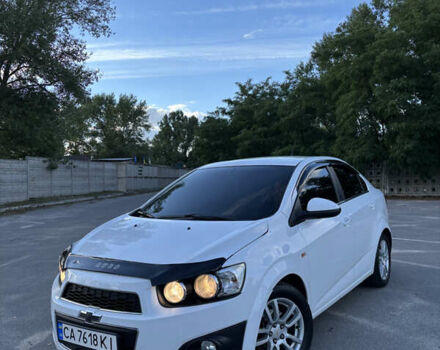 Белый Шевроле Авео, объемом двигателя 1.6 л и пробегом 235 тыс. км за 5399 $, фото 1 на Automoto.ua