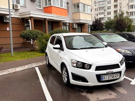 Белый Шевроле Авео, объемом двигателя 1.2 л и пробегом 326 тыс. км за 3900 $, фото 1 на Automoto.ua