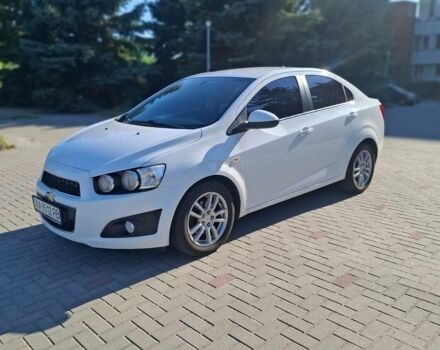Белый Шевроле Авео, объемом двигателя 1.59 л и пробегом 155 тыс. км за 7200 $, фото 1 на Automoto.ua