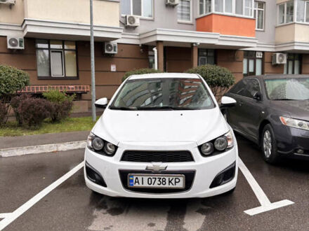 Білий Шевроле Авео, об'ємом двигуна 1.25 л та пробігом 326 тис. км за 4300 $, фото 1 на Automoto.ua