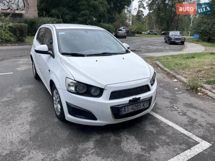 Шевроле Авео 2013 в Киеве на Automoto.ua Белый Шевроле Авео, объемом двигателя 1.25 л и пробегом 349 тыс. км за 5500 $, фото 1 на Automoto.ua