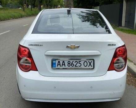 Белый Шевроле Авео, объемом двигателя 1.4 л и пробегом 182 тыс. км за 5500 $, фото 1 на Automoto.ua