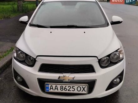 Белый Шевроле Авео, объемом двигателя 1.4 л и пробегом 180 тыс. км за 6000 $, фото 1 на Automoto.ua