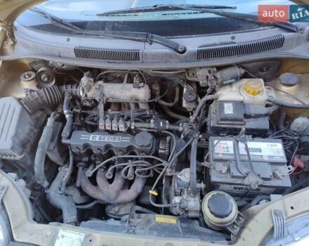 Бежевый Шевроле Авео, объемом двигателя 1.5 л и пробегом 290 тыс. км за 2000 $, фото 4 на Automoto.ua